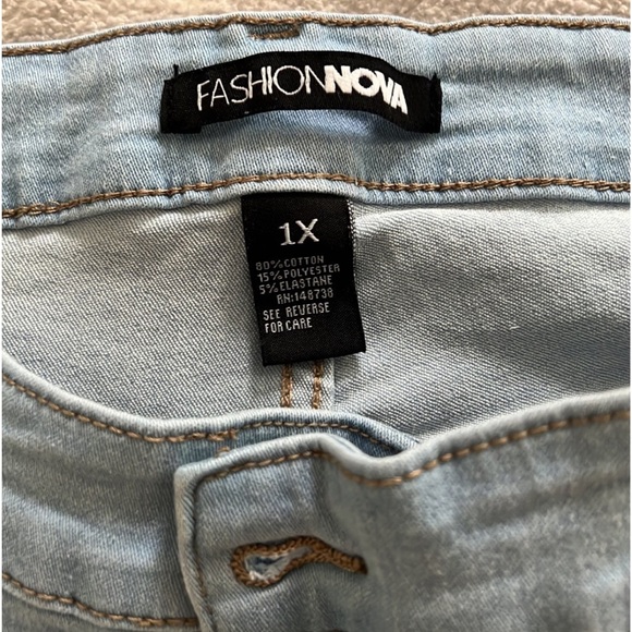 Fashion Nova Jeans - Picture 2 of 2